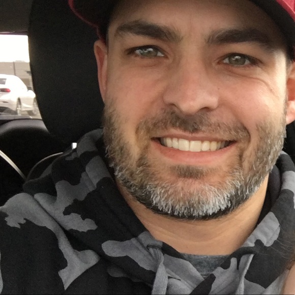 Meet your Posher, Taylor - Picture 1 of 1